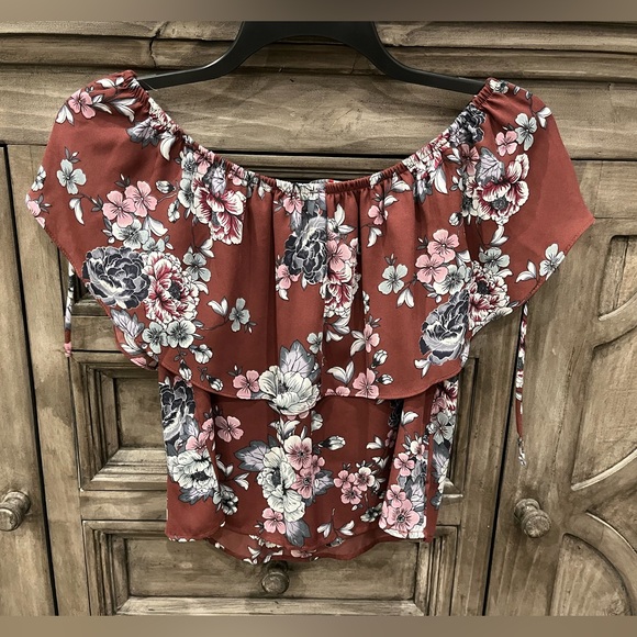 EUC Women’s ONE ❤️ CLOTHING LOS ANGELES On/Off Shoulder Rust Cropped Blouse (M) - Picture 3 of 5